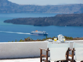 Caldera's Dolphin Suites