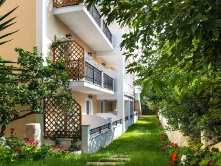 California Beach Hotel - Adults Only