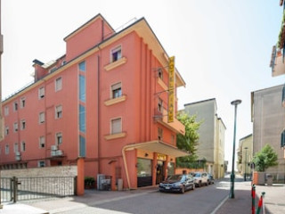 CAMELIA ROOMS VENICE GUESTHOUSE