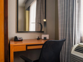 Holiday Inn Express New York City Times Square