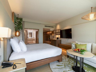 Pullman Phuket Karon Beach Resort