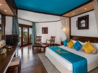 Royal Palms Beach Hotel