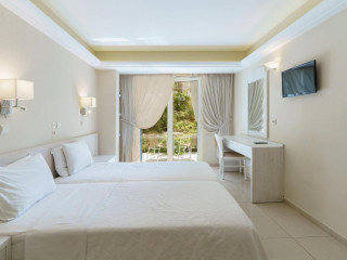 Pearl Beach Crete