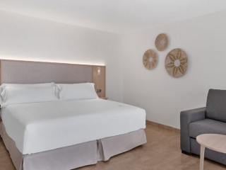 Occidental Cala Vinas