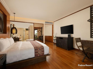 Combo Hotel Padma Resort Ubud 2 nopti si Sejur Hotel Courtyard by Marriott