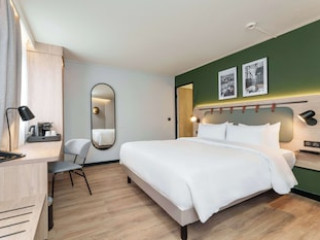 CAMPANILE LA VILLETTE