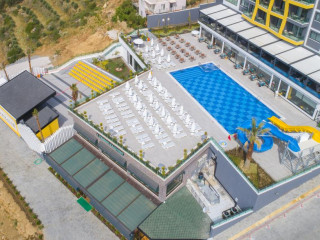 CAMPUSHILL HOTEL