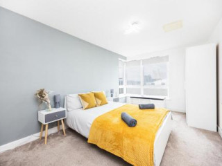 CANARY WHARF O2 THAMES VIEW APARTMENT