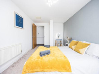 CANARY WHARF O2 THAMES VIEW APARTMENT