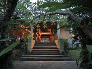 Candi Beach Resort & Spa
