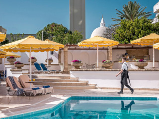 Canvas by Mitsis Petit Palais