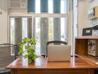 CAPITAL O FARALLON INN