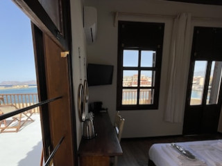 CAPTAIN VASILIS HOTEL