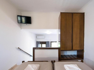 Captain's Beach Boutique Apartments
