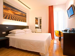 Card International Hotel