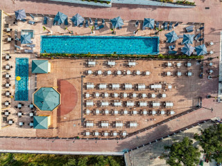 Caretta Paradise Resort & WaterPark