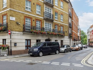CARLTON COURT - MAYFAIR