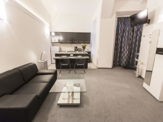 Carlton Suites