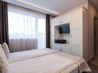 Caro Aparthotel