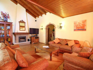 Casa Bruella - Walk to beach Pool WiFi and BBQ