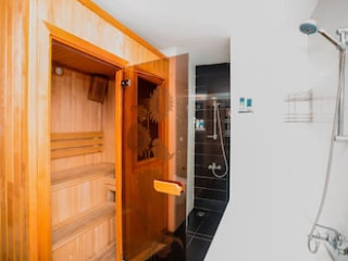 CASPIAN BUSINESS HOTEL