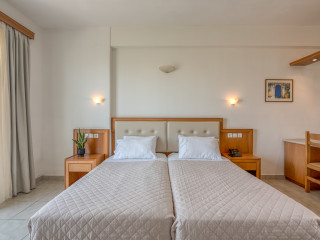 CASTRO BEACH HOTEL