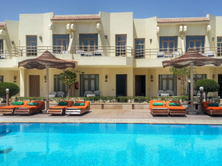 Cataract Lyalina Beach