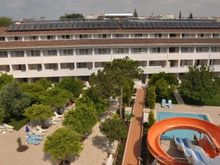 CATS GARDEN HOTEL