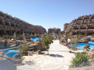 CAVES BEACH RESORT