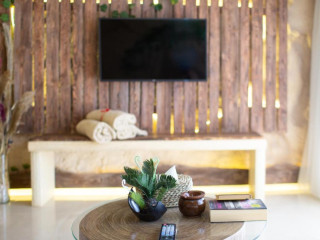 Caves Beach Resort (Adults Only 16+)