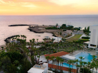 Cavo Maris Beach Hotel