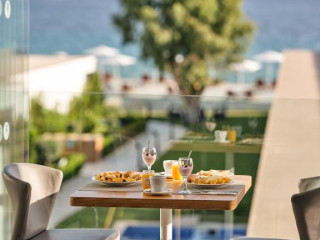 Cavo Orient Beach Hotel