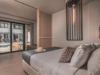 Cavo Suites