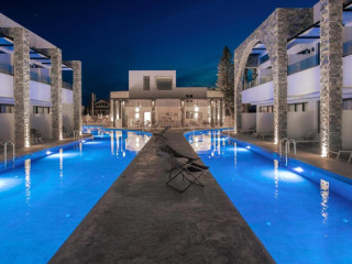 Cavo Suites