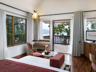 Centara Villas Phuket and cliff restaurant