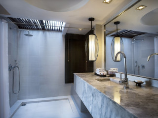 Centara Villas Phuket and cliff restaurant