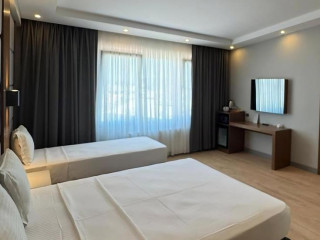 Center Hill Hotel