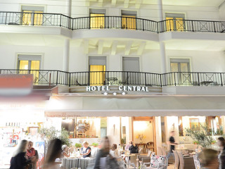 Central Hotel