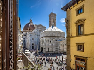 CERRETANI PALACE LUXURY B AND B