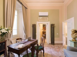 CERRETANI PALACE LUXURY B AND B