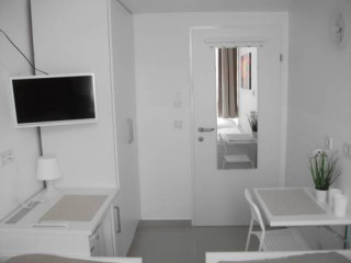 CH-Vienna City Rooms/Penthouse Terrassenapartment
