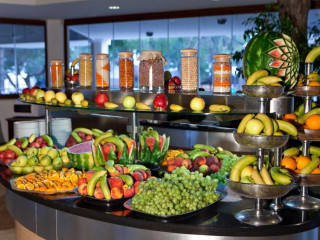 CHAMPION HOLIDAY VILLAGE HOTEL