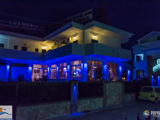 CHANDRIS APARTMENTS
