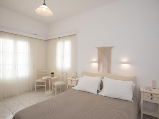 Charissi Hotel