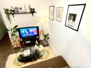 CHARMING FLAT NEAR CHAMPS ÉLYSÉES