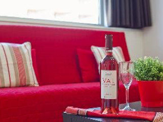 Charmsuites