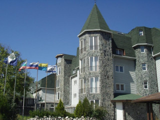 CHATEAU VAPTZAROV HOTEL