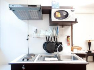 CHECK INN PHROMPHONG