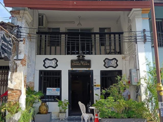 Chino Town Gallery Alley