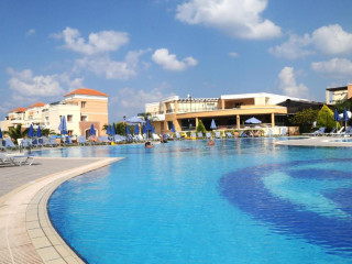 CHRISPY WORLD Hotel & Resort  Water Park